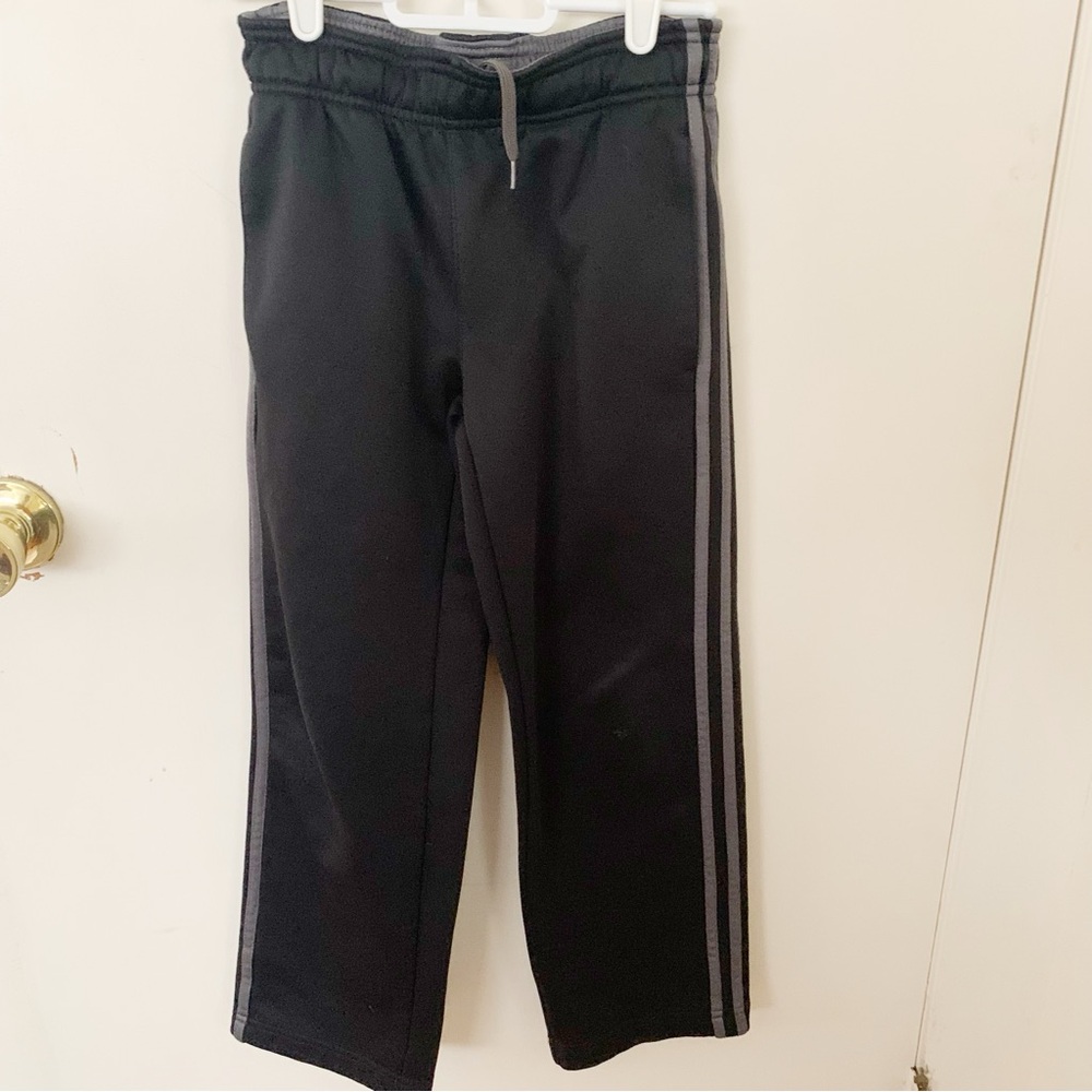 5/$25 adidas Climawarm athletic kids/boys black sweatpants Size small 8